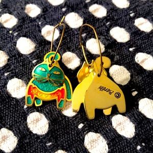 Berebe Cat earnings vintage